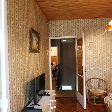 Hajnalka Apartmanhaz Gyula Exterior photo