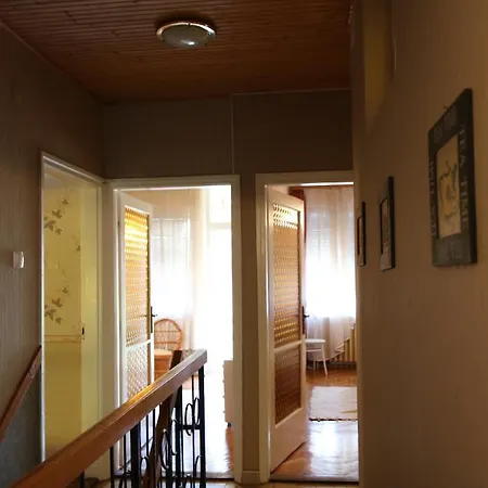 Hajnalka Apartmanhaz Gyula Exterior photo