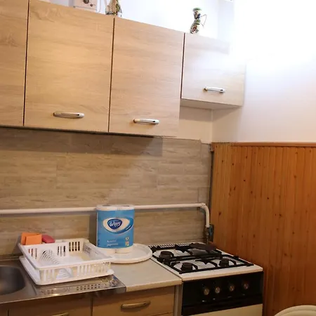 Hajnalka Apartmanhaz Gyula Exterior photo