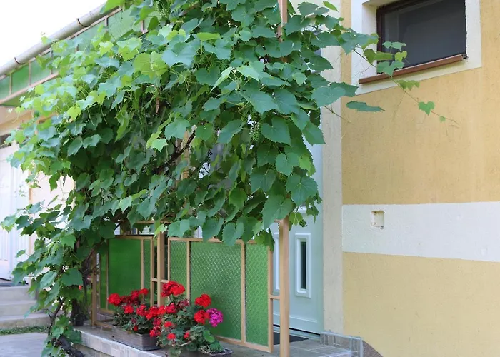 Hajnalka Apartmanhaz
