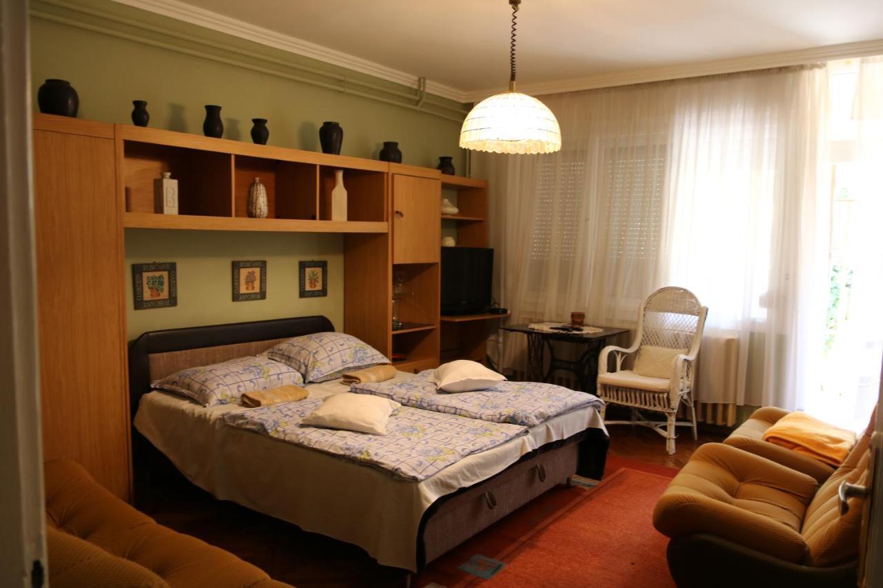 Hajnalka Apartmanhaz Apartment