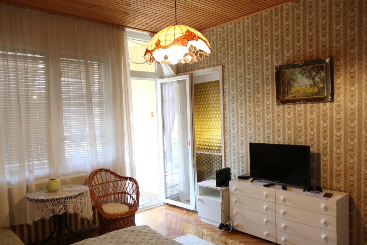 Hajnalka Apartmanhaz Gyula